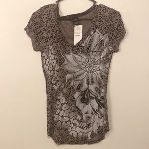 2/$15 S Buckle Daytrip Brown Black Cheetah Print Flower V Neck Tee Shirt